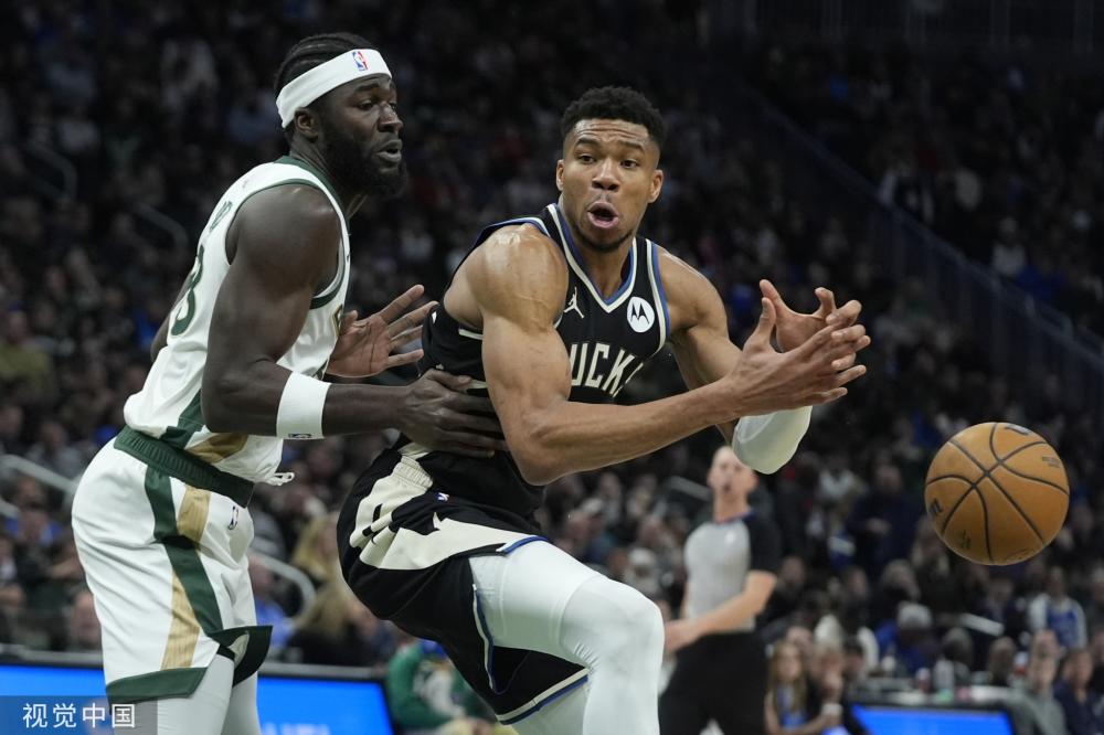 是篮球场上 是篮球场上